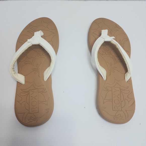 ❤️2/$22 Roxy Women White Thong Sandals Slippers Size 6 - Picture 6 of 9